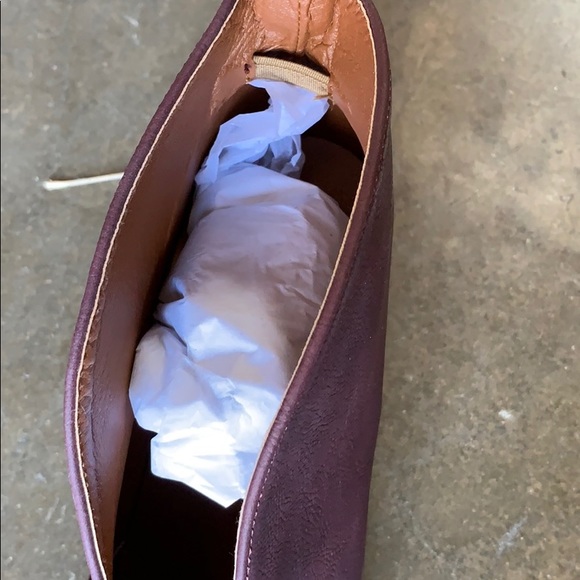 Wine Valerie Front V-cut Closed Toe Heel Bootie - Picture 7 of 7